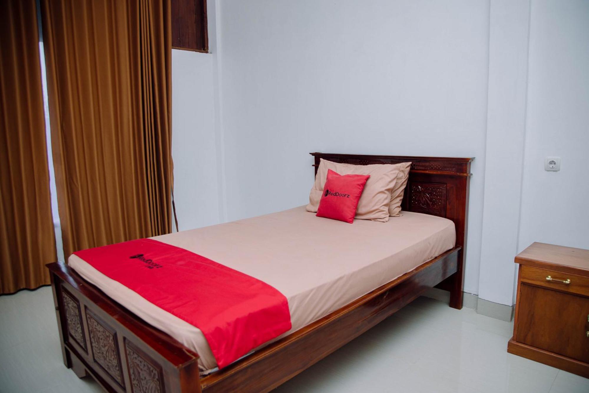 Reddoorz At Villa Bukit Senyum Lombok Kuripan  Ngoại thất bức ảnh