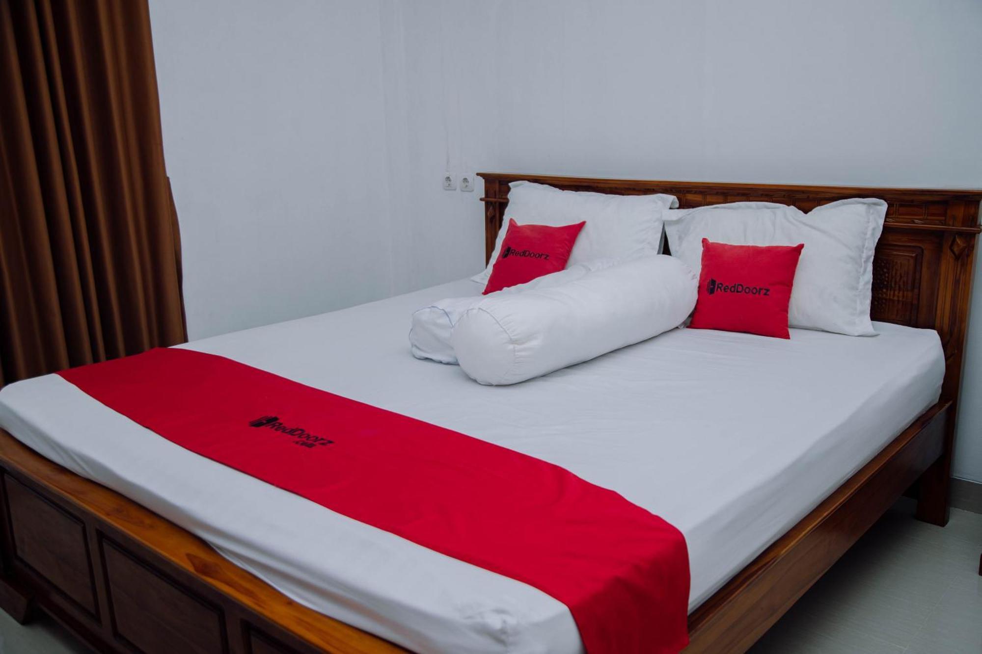 Reddoorz At Villa Bukit Senyum Lombok Kuripan  Ngoại thất bức ảnh