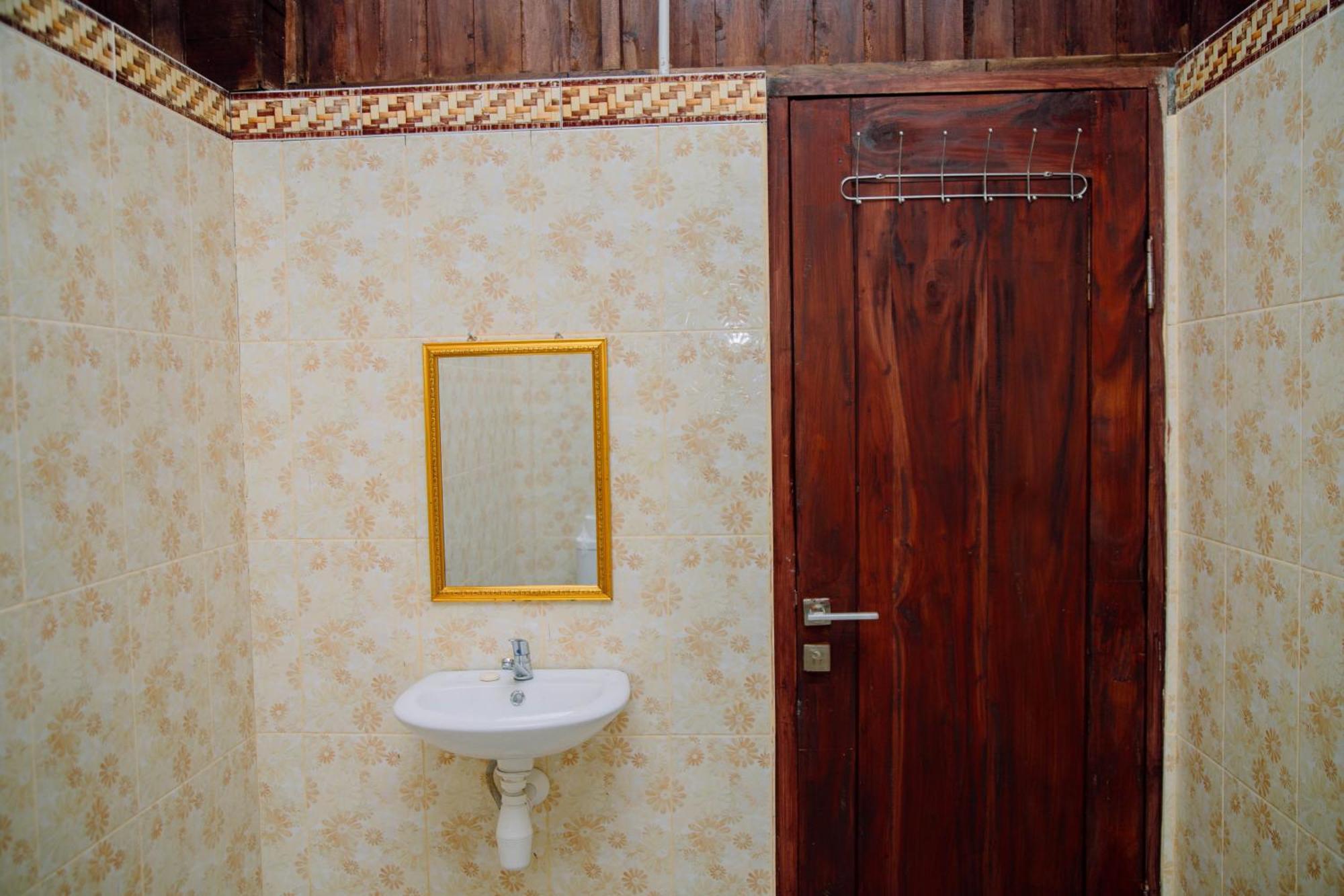 Reddoorz At Villa Bukit Senyum Lombok Kuripan  Ngoại thất bức ảnh