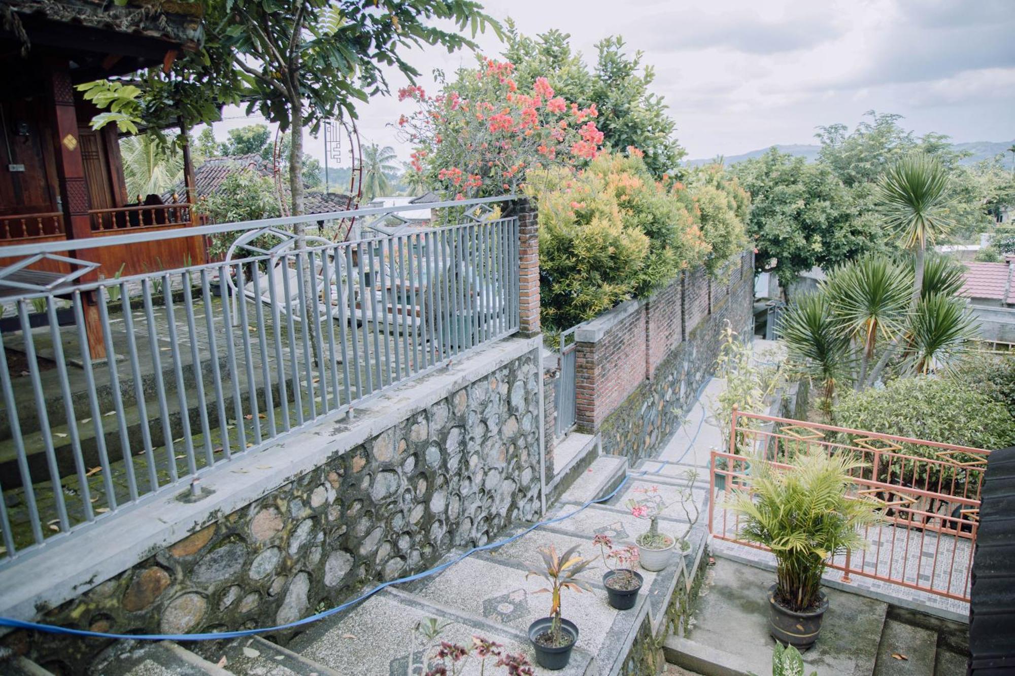 Reddoorz At Villa Bukit Senyum Lombok Kuripan  Ngoại thất bức ảnh